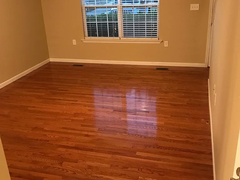 New Castle Dr NE — Photo 5