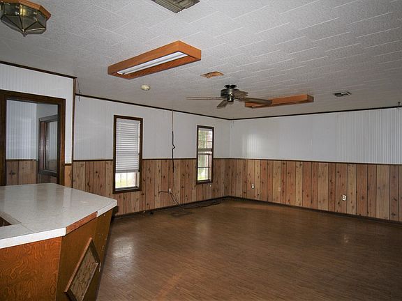 4th image of 816 Francis St