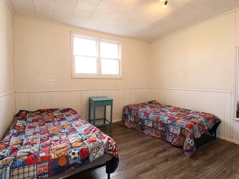 207 E Franklin St — Photo 12