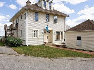 66 Gaspee Point Dr, Warwick, RI 02888