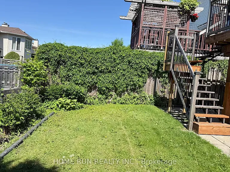 2067 Legrand Cres — Photo 29