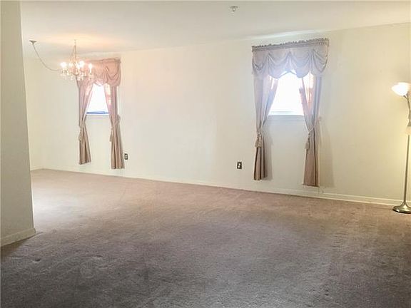 5th image of 5237 Berkley Dr