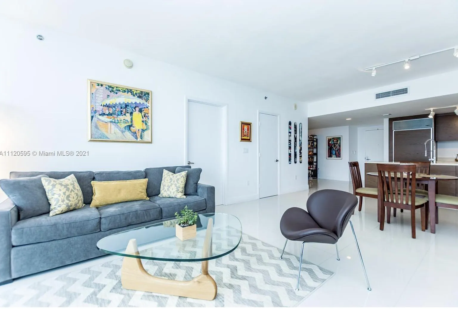 2 bed, 1450 sqft, $5,500 — Photo 4