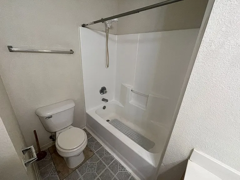 211 N 3rd Street — Photo 12