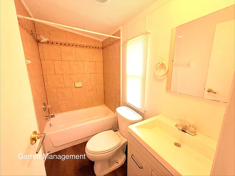 921 Seneca Dr — Photo 13