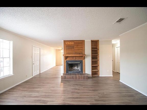 3rd image of 901 Kilkenny Ct