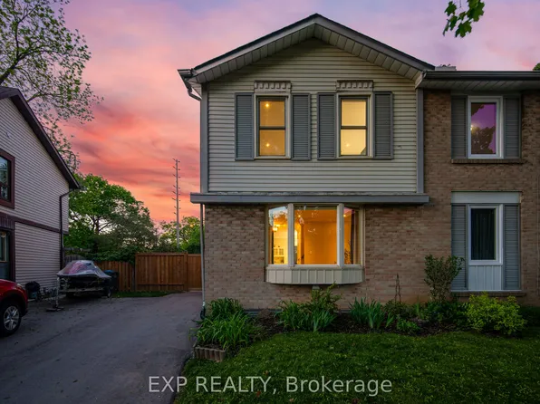 678 Green Meadow Cres, Mississauga, ON L5A 2V2