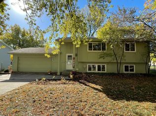 1601 Meadowwood Dr, Minneapolis, MN 55444