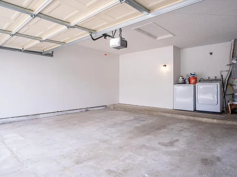 1507 Lower Lake Ct — Photo 25