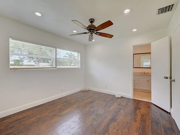 3919 Grant St — Photo 6