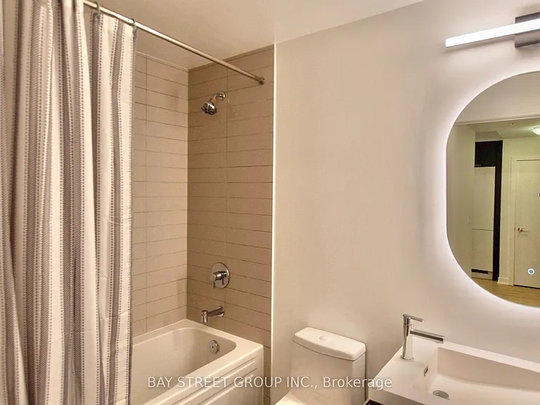 199 Richmond St W #203 — Photo 23