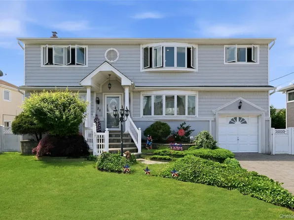 20 Elm Street, Massapequa, NY 11758