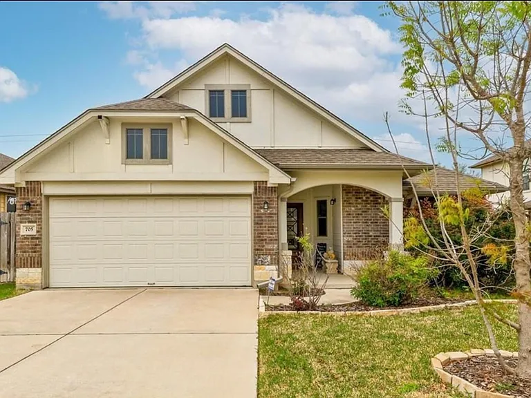 705 Wiltshire Dr — Photo 1