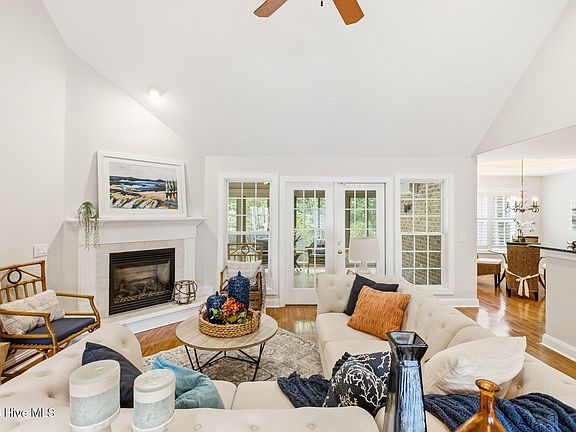 5th image of 1150 Groppo Cove