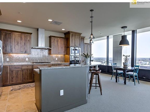 3rd image of 700 W 31st St Suite 1206
