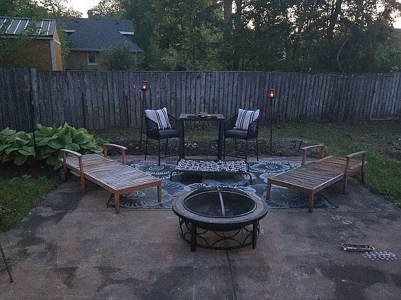 5th image of 1425 Oak Park Dr
