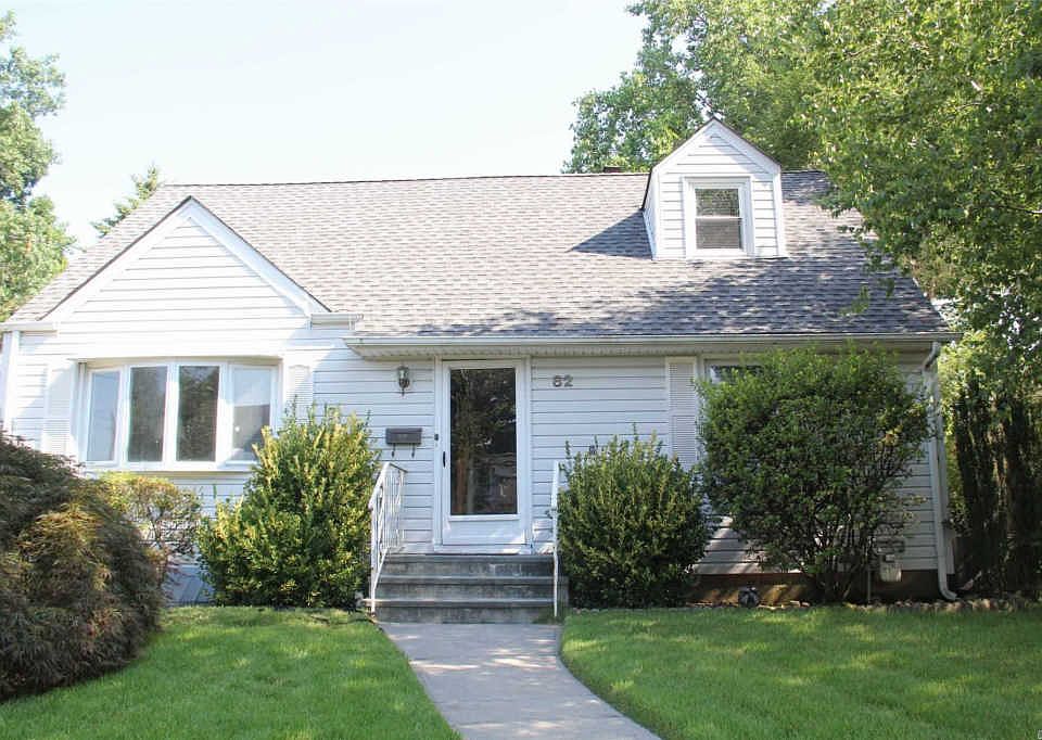1st image of 82 Garden Dr
