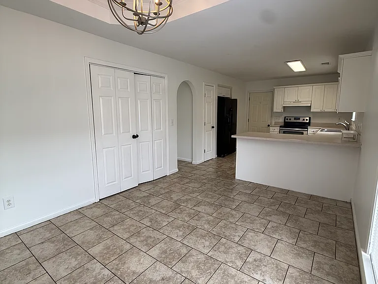 523 Walker Rd — Photo 8