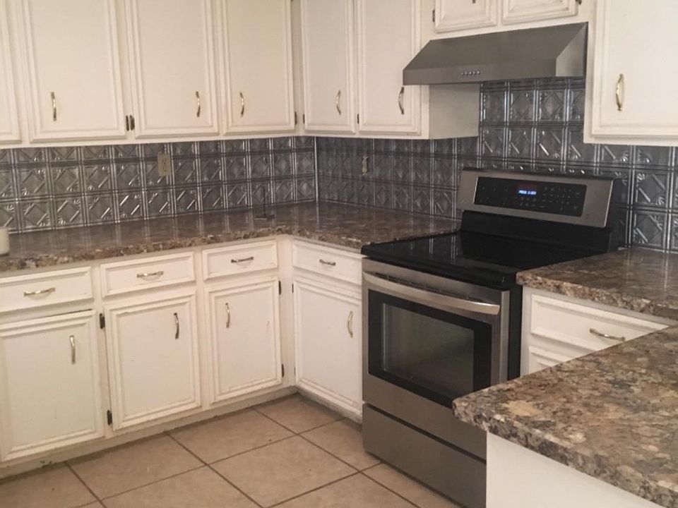 2nd image of 4902 62nd St