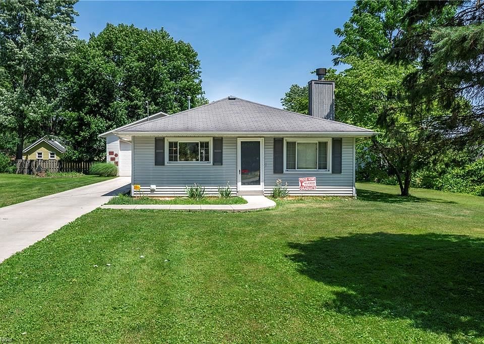 1st image of 41894 Lawrence Ct