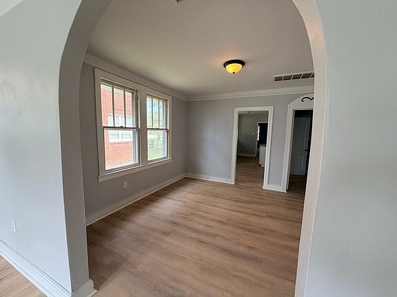 5th image of 1704 Church St