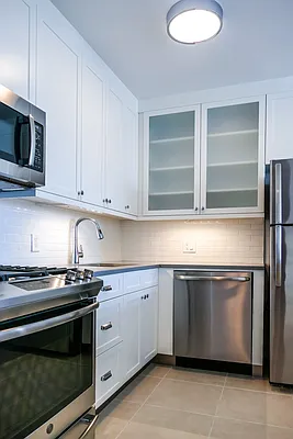 Rented by Greystar | media 28