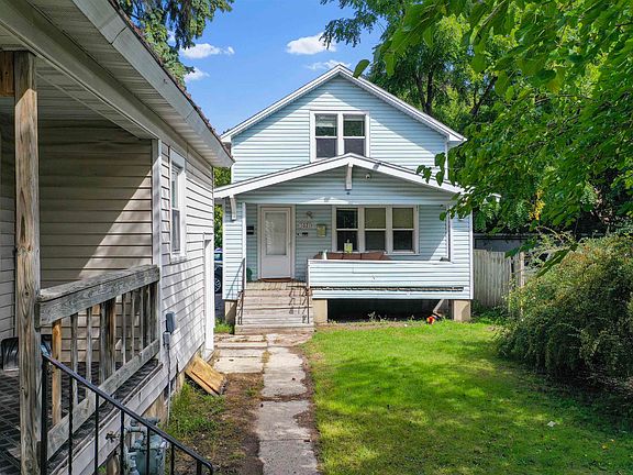 2nd image of 1019 E Walnut St