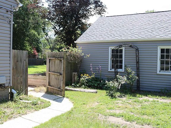 5th image of 2803 Greenwood Ave