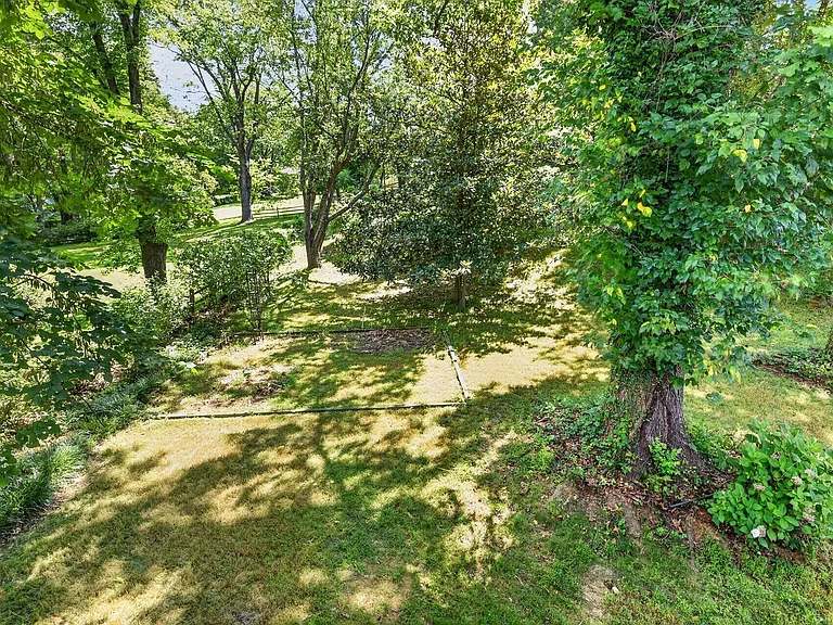 3409 Beverly Dr — Photo 20