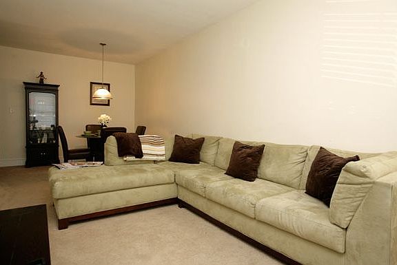 4th image of 610 Green St #700A