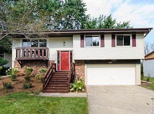 260 Strathmore Ln, Bloomingdale, IL 60108