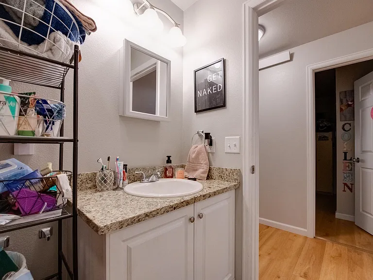 415 E Bradley St #BASEMENT — Photo 12