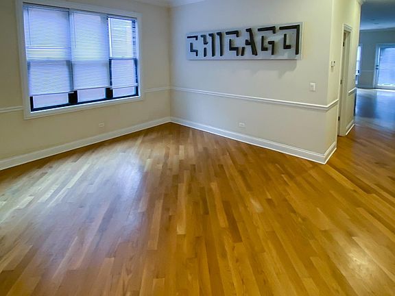 2nd image of 3231 N Kenmore Ave #1