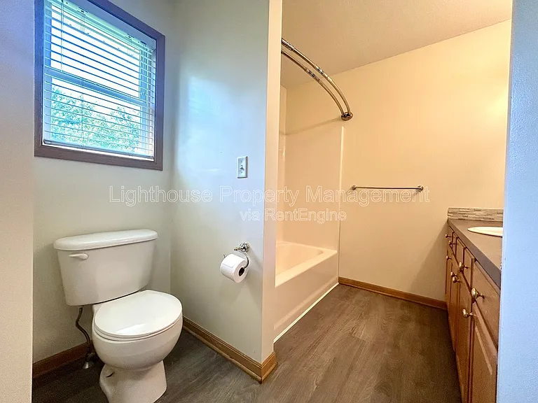 2103 Kinnrow Ave NW — Photo 17