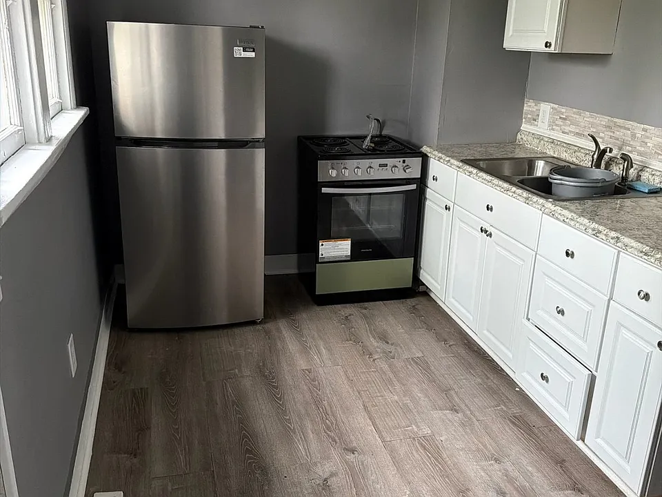 261 Livingston Ave #1
