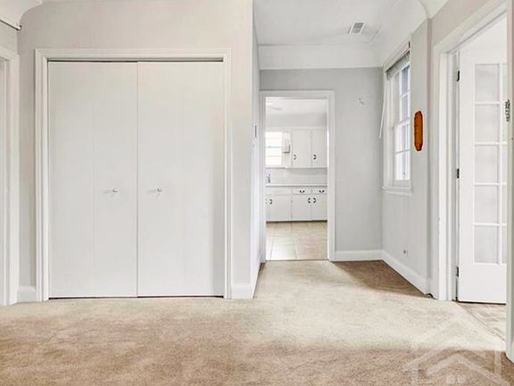 3rd image of 284 Buller St #B