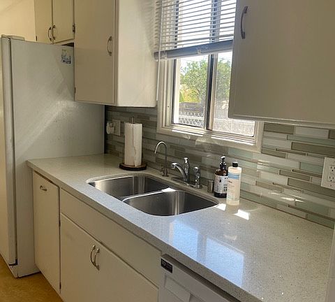 4th image of 8920 Canby Ave