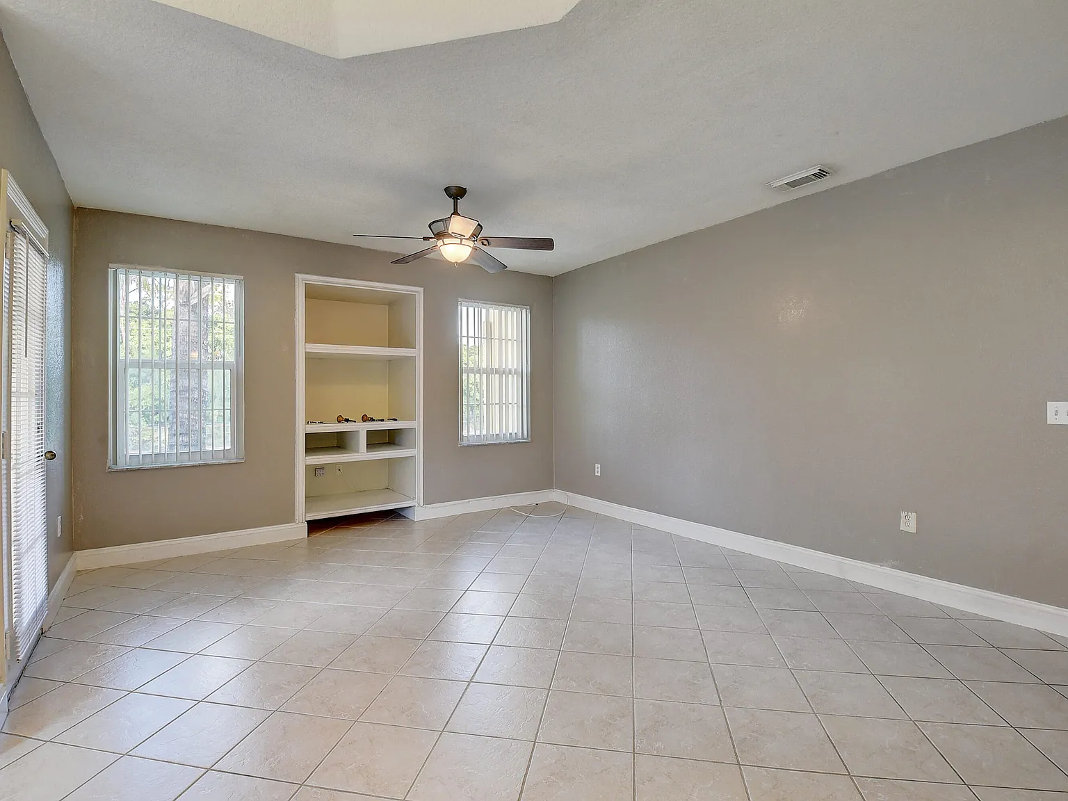 2 bed, 2.0 bath, 1353 sqft, $2,700 — Photo 4