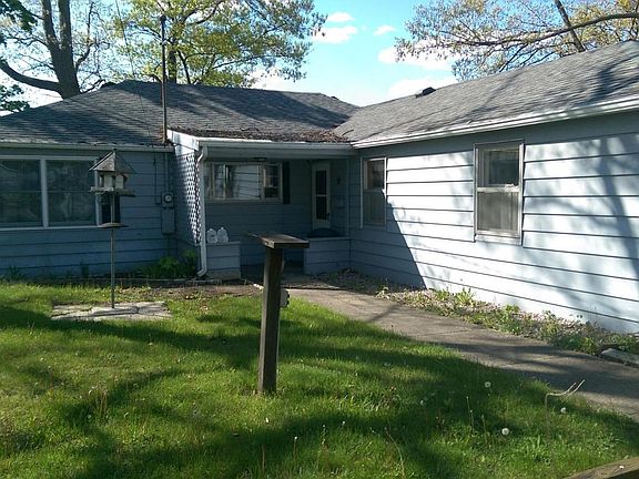 3rd image of 2470 Oakwood Dr