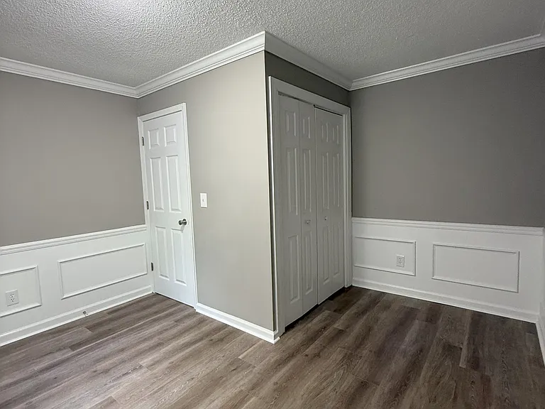 1050 Aiken Rd — Photo 11