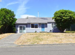 956 Pacific Ave, Coos Bay, OR 97420