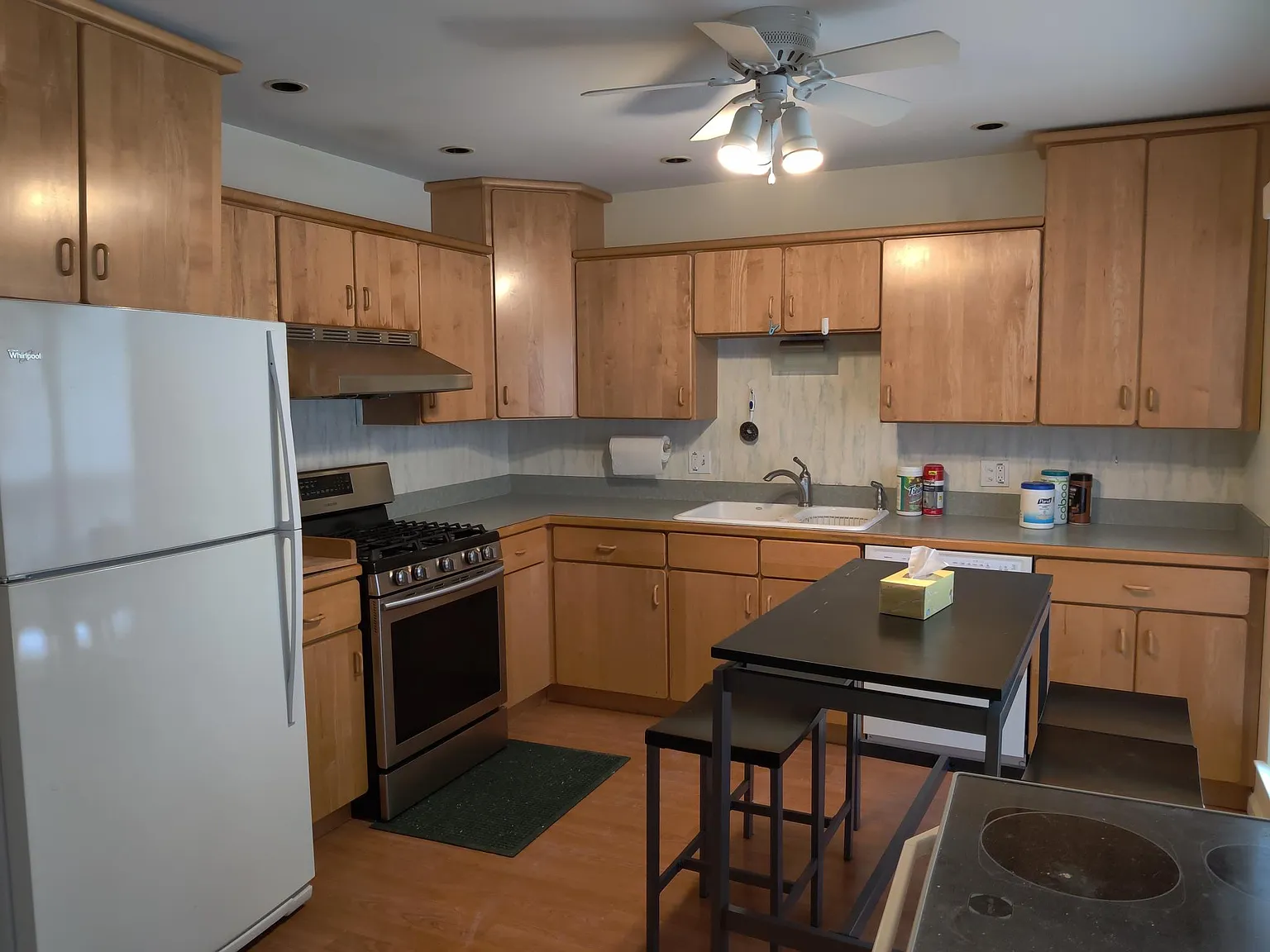 2 bed, 2.5 bath, 1280 sqft, $2,000 — Photo 4