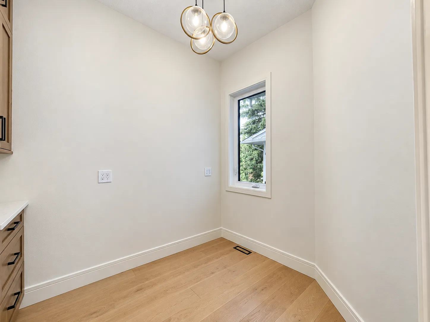 4 bed, 3.5 bath, 1750 sqft, $4,500 — Photo 3