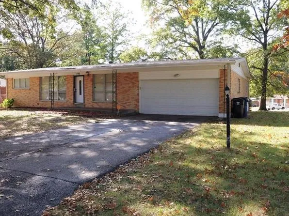 9763 Tullamoor Dr, Saint Louis, MO 63136