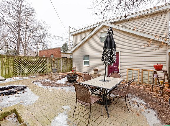 5th image of 2142 W Estes Ave