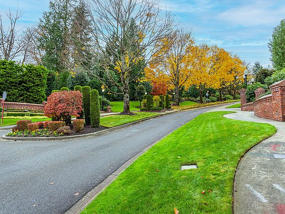 3rd image of 22527 SE 47th Pl
