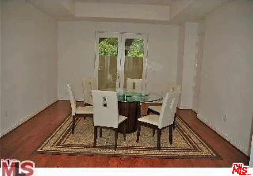 6 bed, 9.0 bath, 8000 sqft, $25,000 — Photo 2