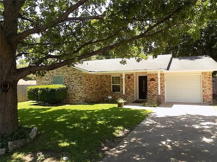 8402 Leesburg Cir — Photo 22