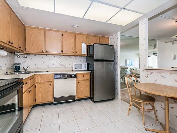 5th image of 800 S Gulfview Blvd APT 803