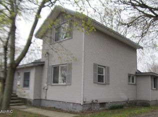 402 W Broadway St, Three Rivers, MI 49093